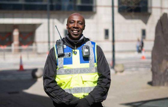 Quick-thinking street warden Enoch just the ticket for stranded Broad Street bus driver